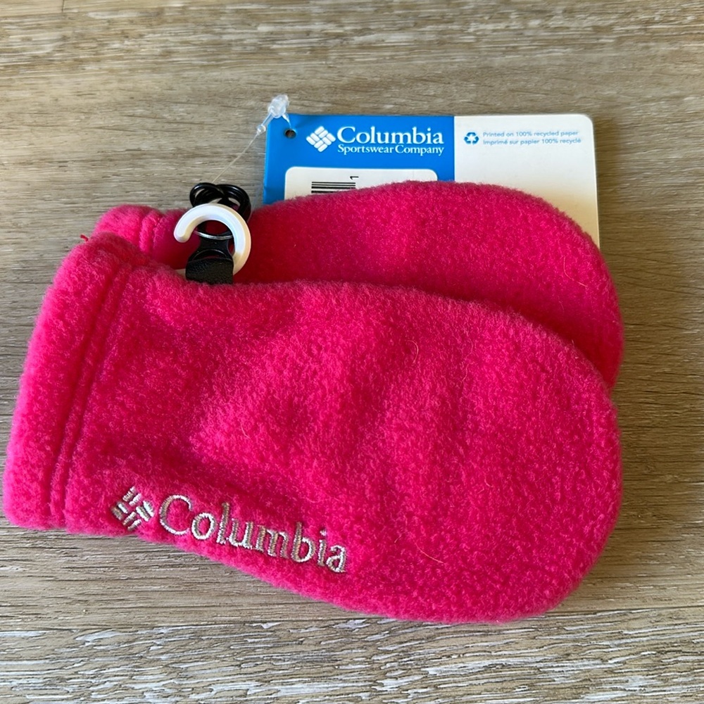 New with tags Pink Columbia Baddabing Mitten, infant O/S